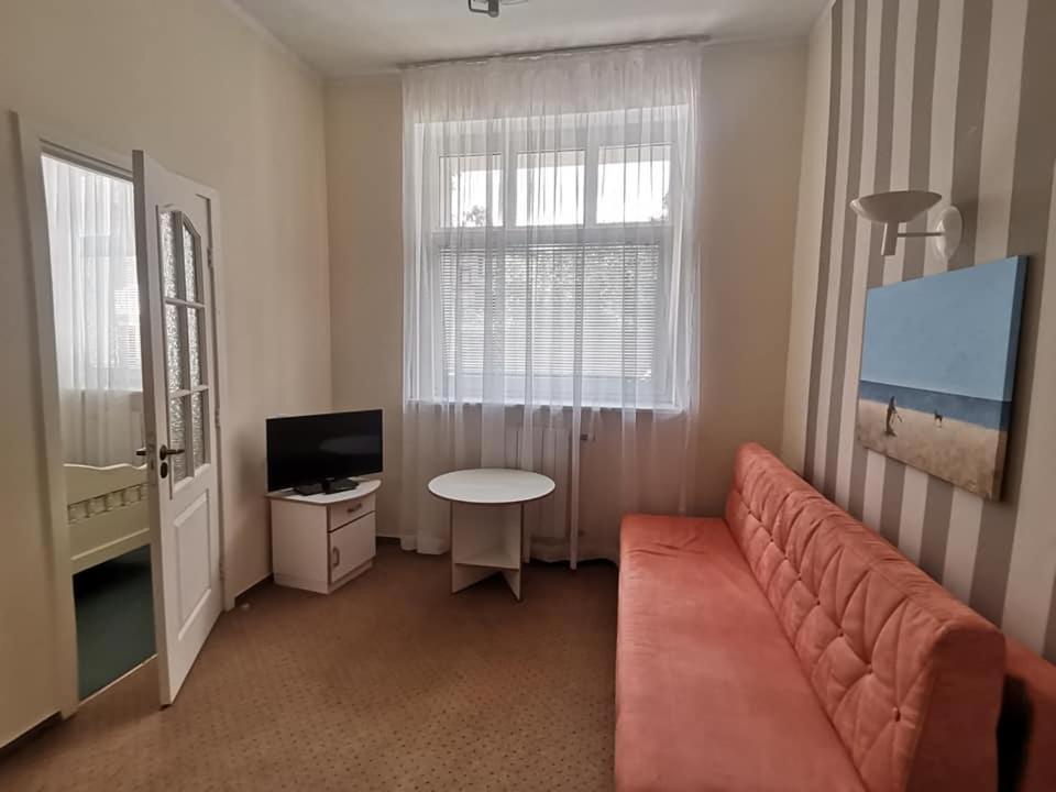 Damroka Bed & Breakfast Леба Екстериор снимка