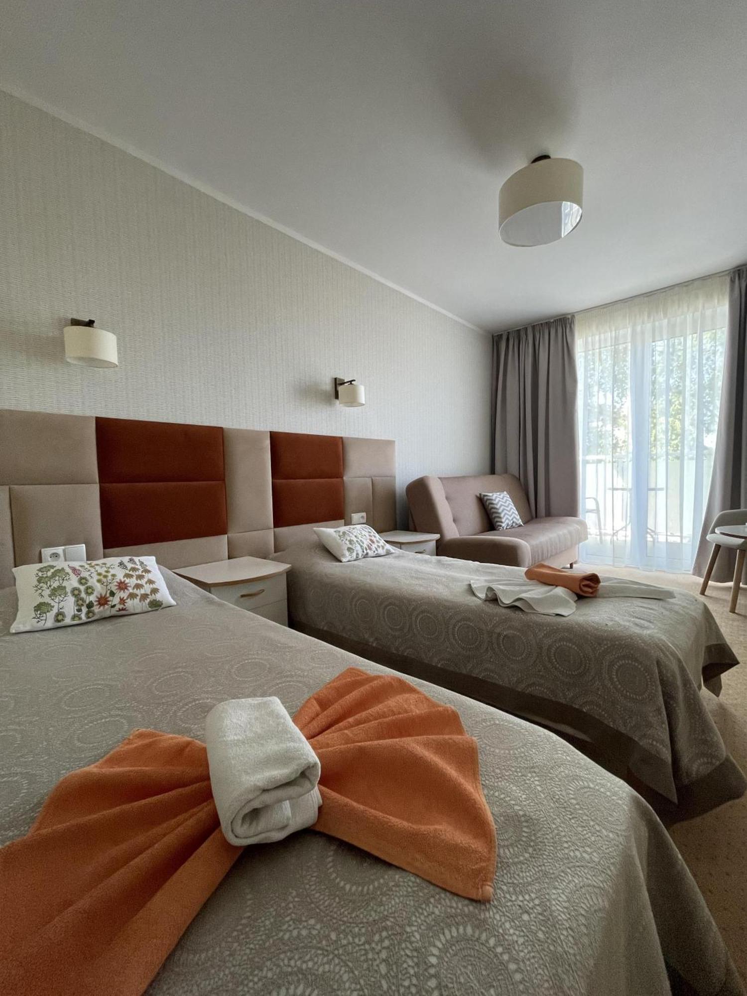 Damroka Bed & Breakfast Леба Екстериор снимка