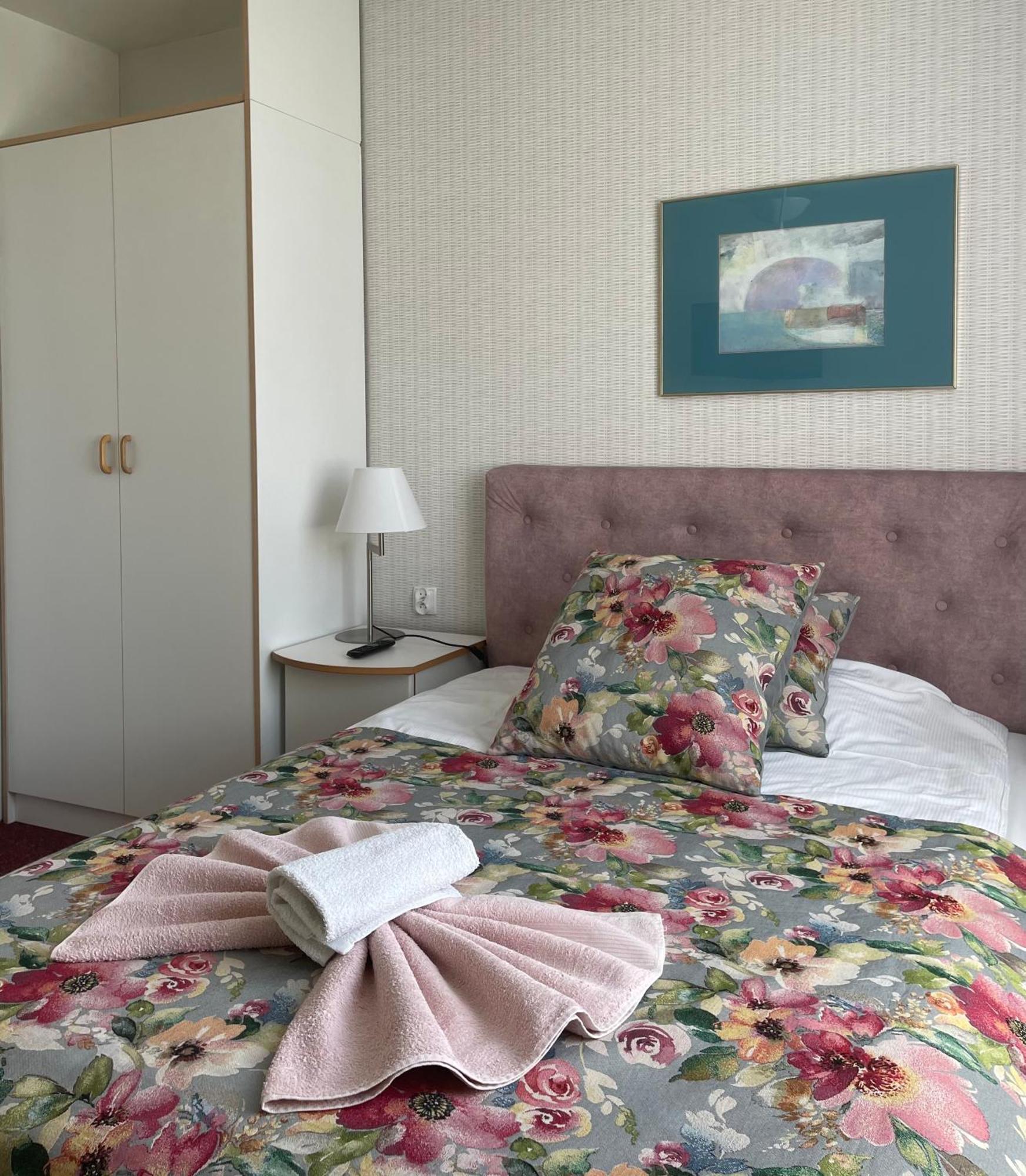 Damroka Bed & Breakfast Леба Екстериор снимка
