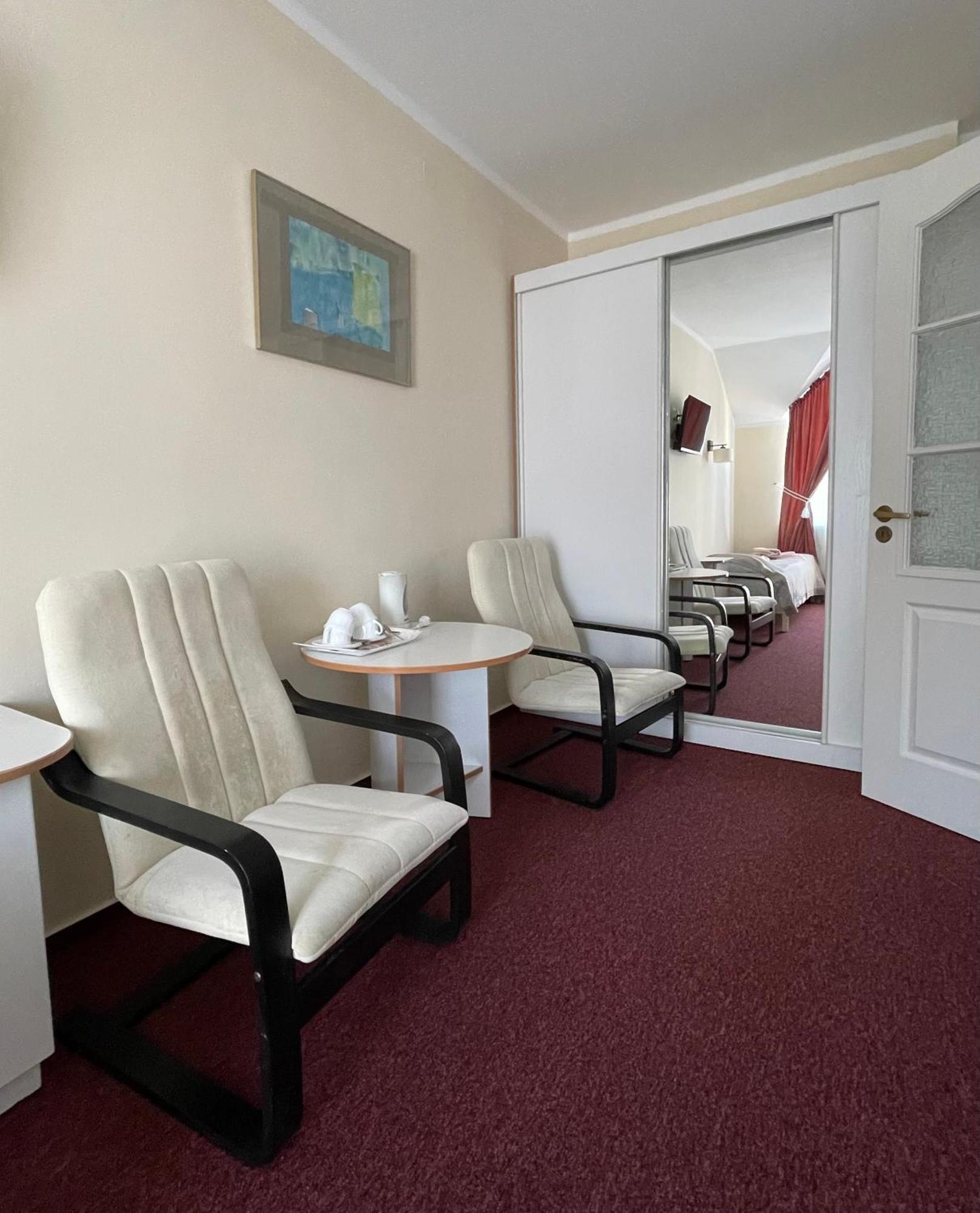 Damroka Bed & Breakfast Леба Екстериор снимка