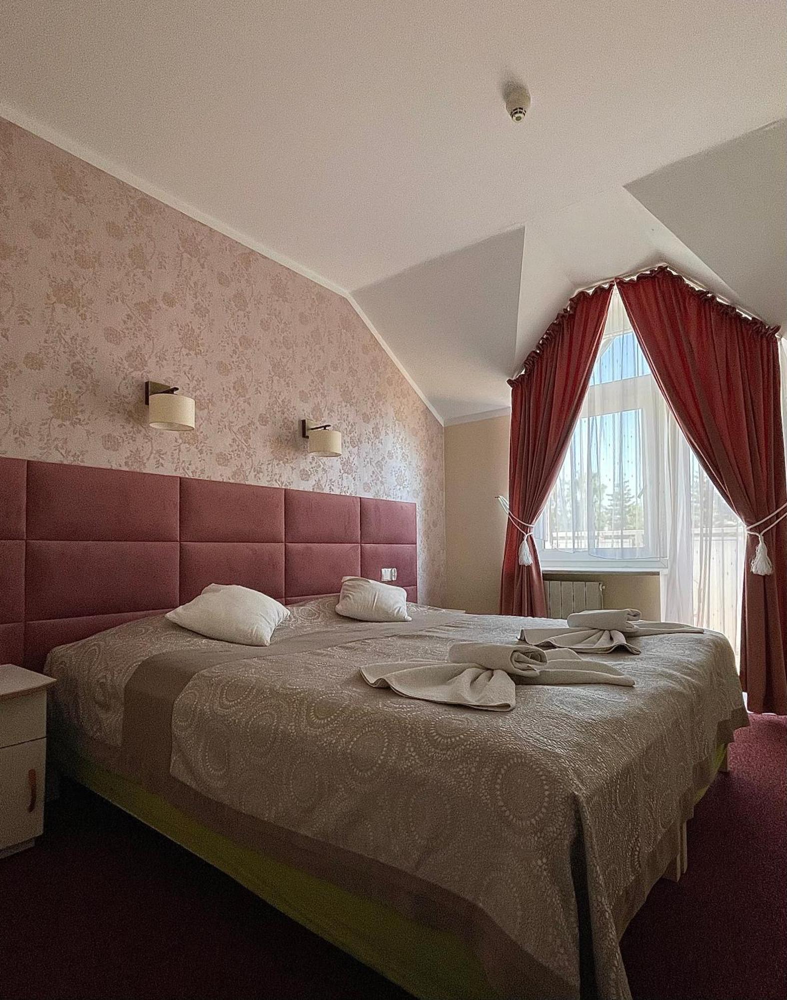 Damroka Bed & Breakfast Леба Екстериор снимка