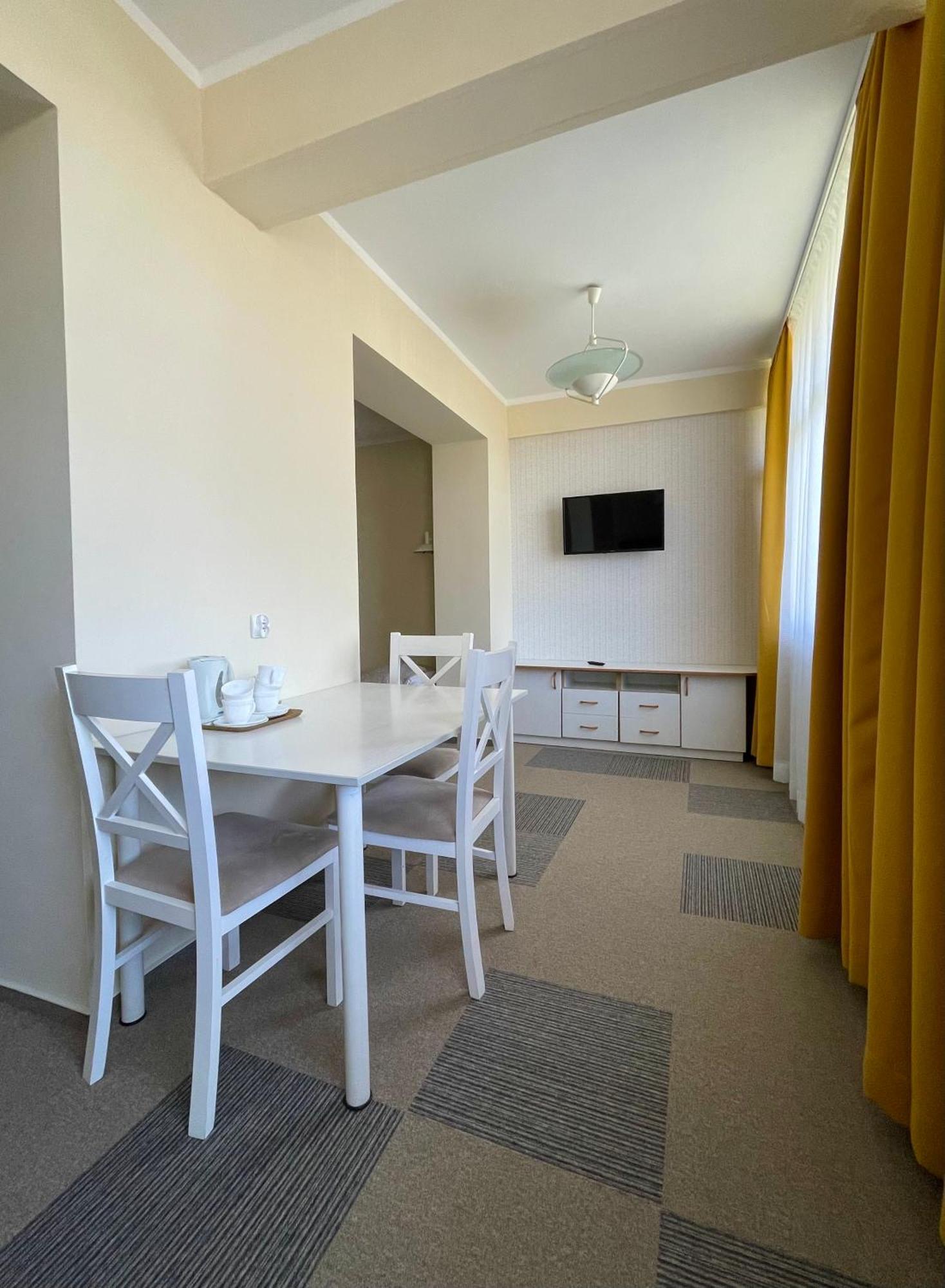 Damroka Bed & Breakfast Леба Екстериор снимка